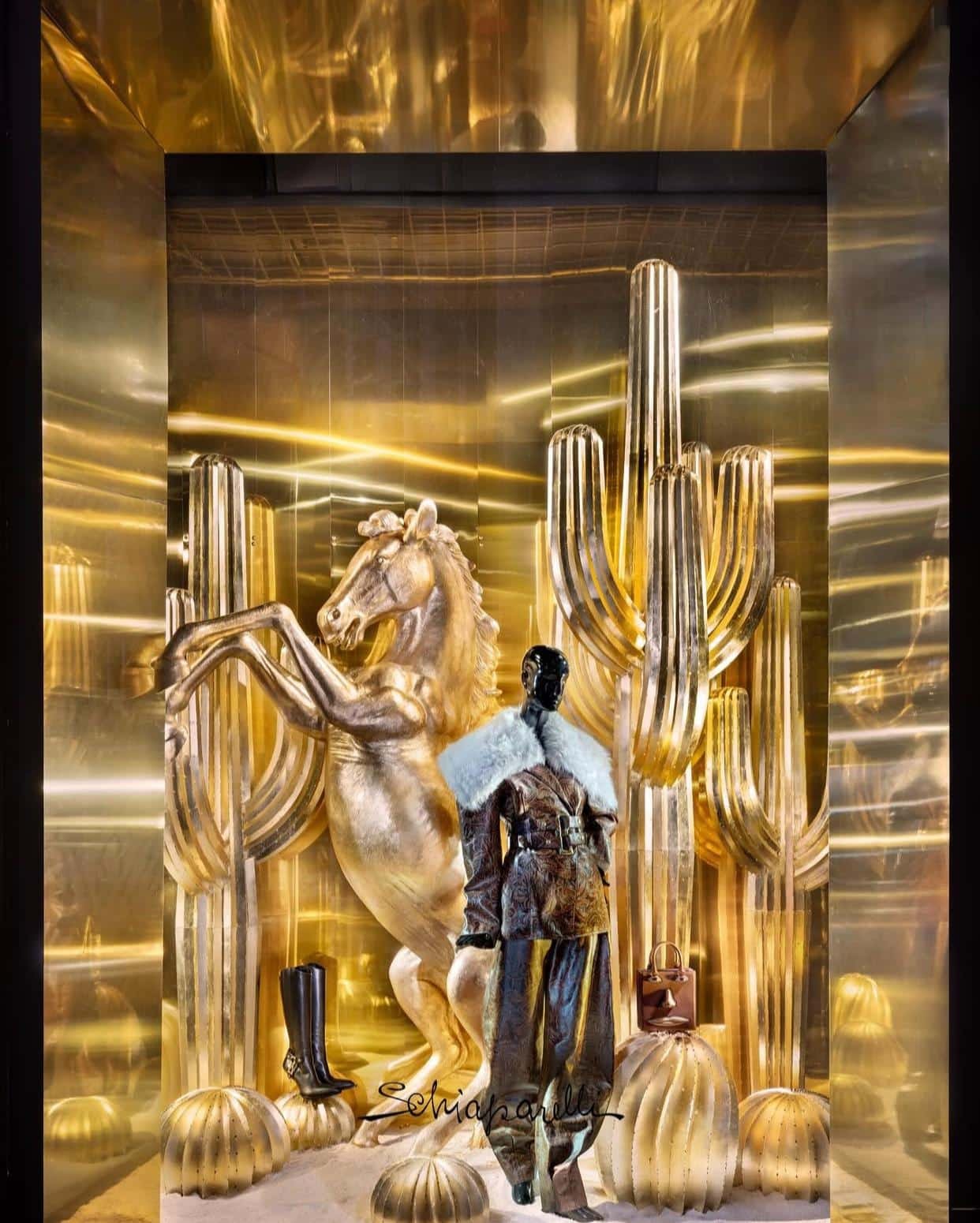 © Schiaparelli – Official visual | Source : Instagram @schiaparelli