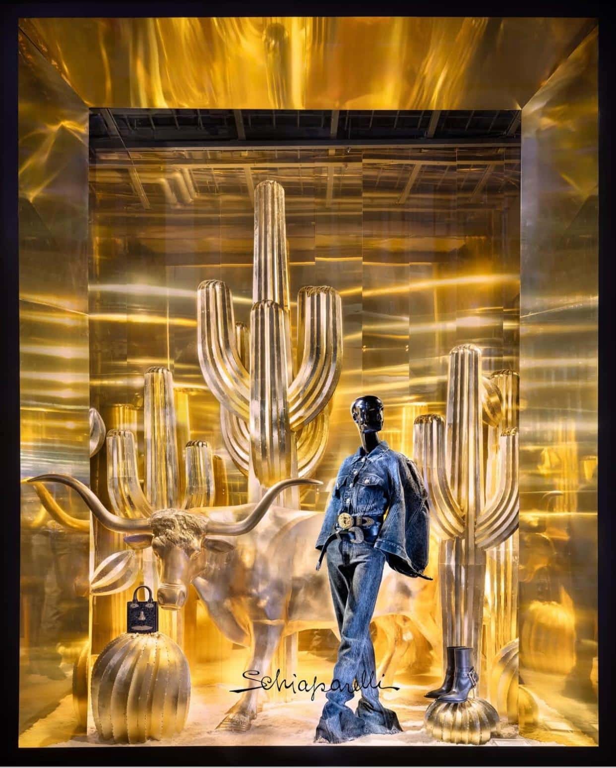 © Schiaparelli – Official visual | Source : Instagram @schiaparelli