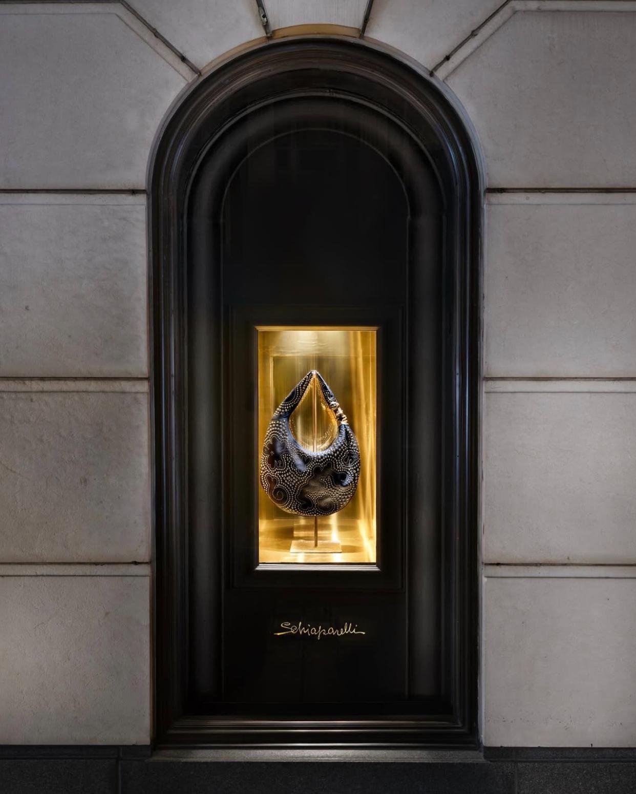 © Schiaparelli – Official visual | Source : Instagram @schiaparelli